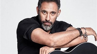 عمرو مصطفى ملك الألحان الذي اكتسح التريند بـ3 أغانٍ في مسلسل عايشة الدور