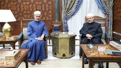 المفتي مهنئًا الإمام الأكبر بذكرى توليه المشيخة: حصن منيع في الدفاع عن الإسلام وقيمه السامية.. ونهضة شاملة للأزهر في قيادتك