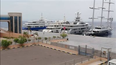 لليوم الرابع.. استمرار إغلاق ميناء الغردقة البحري لسوء الأحوال الجوية