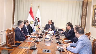 وزير قطاع الأعمال: شركات الغزل والنسيج لديها كافة مقومات النجاح.. وندعمها بأحدث الماكينات والمعدات