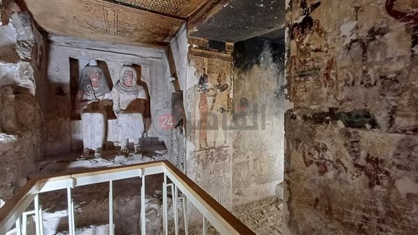 المقبرة من الداخل