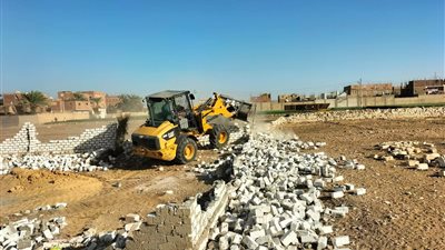 إزالة 14 حالة تعدٍ على الأراضي الزراعية بمركز المراغة في سوهاج