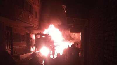 30 طن سولار.. السيطرة على حريق سيارة نقل مواد بترولية بالمرج