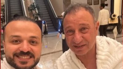 الخطيب يؤدي مناسك العمرة بالأراضي السعودية