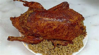 وليمة فاخرة| طريقة تحضير بط محشي ومكرونة نجرسكو لإفطار اليوم 22 من رمضان 2025