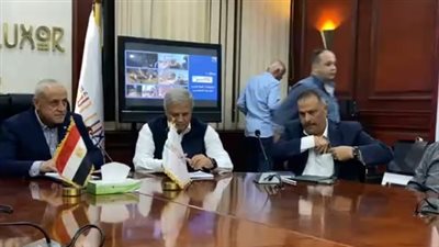 بعد انقطاع المياه لأيام.. محافظ الأقصر يكشف تفاصيل الأزمة ووسائل حلها| بث مباشر 