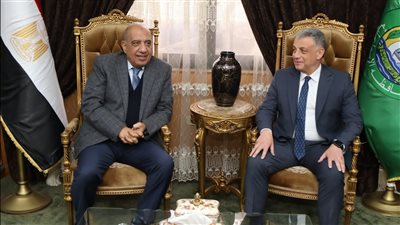 وزير الكهرباء يبحث مع محافظ الإسماعيلية موضوعات العمل المشتركة.. ويفتتح عددا من المشروعات الخدمية