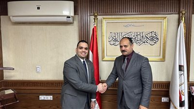 النيابة العامة تكرم أحد أعضائها لاجتهاد وتميزه في أداء عمله