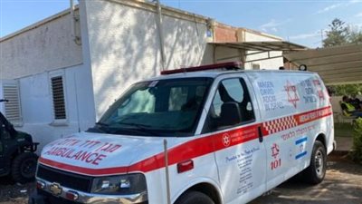 بسبب صواريخ غزة.. إسرائيلي يفقد أصابعه بعدما أغلق باب الملجأ على يده خلال دوي صافرات الإنذار