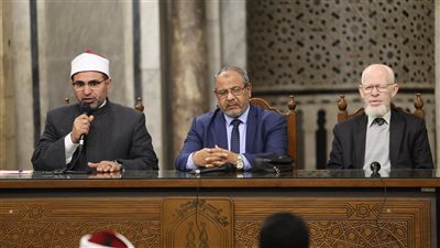 ملتقى الأزهر للقضايا الإسلامية: بر الوالدين والإحسان إليهما شرط لقبول العبادة.. وعقوقهما جريمة