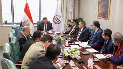 وزير الصحة يترأس اجتماعًا لبحث ودراسة فرص زيادة الاستثمارات العالمية بمصر