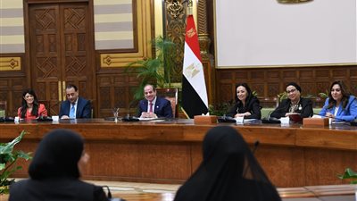 السيسي عن تطوير الفن والإعلام: ماجتش من 20 أو 30 مليار