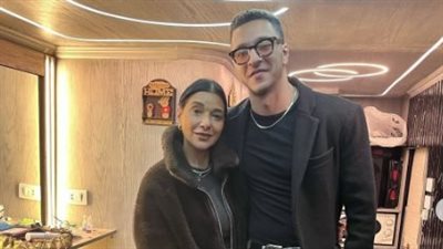 علي السبع عن مشاركة والدته في مسلسل أثينا: كانت فكرتي وفخور بيها