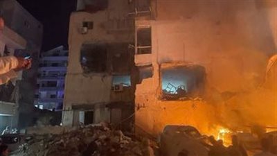 قصفت أكثر من 50 موقعًا.. إسرائيل تشن غارات عنيفة على لبنان 