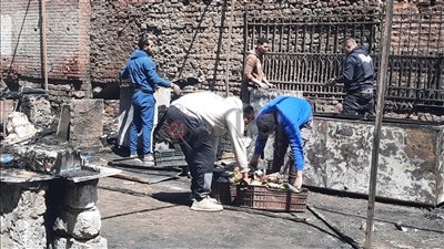 ربنا يعوض علينا.. شهود العيان والتجار يروون تفاصيل حريق معرض أهلا رمضان بملوي في المنيا | صور