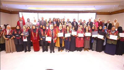 وزيرة التضامن تكرم قيادات نسائية بالوزارة تزامنًا مع الاحتفال بالأمهات المثاليات