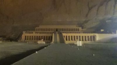 الأقصر تشارك في ساعة الأرض بإطفاء الأنوار بمعالمها الأثرية