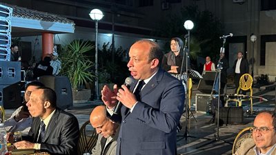 عميد طب قصر العيني لطلاب الكلية: أنتم مستقبل الطب في مصر