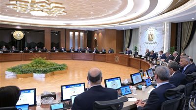 مدبولي يشدد على تفعيل غرف الأزمات بالمحافظات للتدخل السريع لحل أي مشكلة خلال عيد الفطر