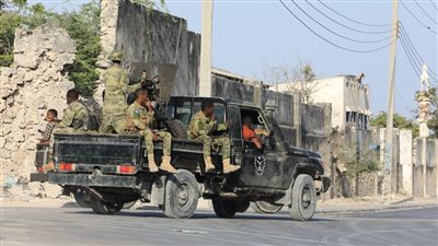 انفجار قوي يهز العاصمة الصومالية مقديشو.. وحركة الشباب تعلن مسؤوليتها عنه