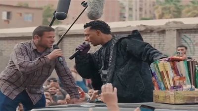 محمد رمضان يفاجئ بائع بخور بـ 100 ألف جنيه: وزّع البخور على الأهالي 