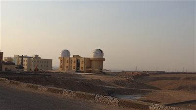 البحوث الفلكية: تركيب أكبر تلسكوب لرصد الأقمار الصناعية والحطام الفضائي خارج الصين| فيديو