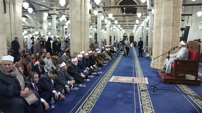 عضو مجمع البحوث الإسلامية خلال درس التراويح بالجامع الأزهر: الصدقة في الإسلام باب من أبواب البر