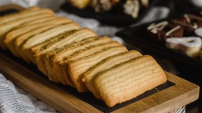 طريقة عمل بسكويت النشادر بالكيلو للشيف حسن.. نوعان في وصفة واحدة