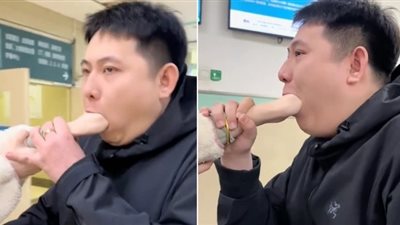 حادثة طريفة تنتهي في غرفة الطوارئ.. امرأة تعلق يدها بفم صديقها