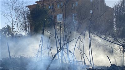 السيطرة على حريق خلف النيابة الإدارية بالأقصر دون إصابات | صور