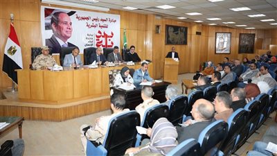 محافظ المنيا يرفع درجة الاستعداد لاستقبال عيد الفطر.. ويستعرض معدلات إنجاز ملفات التقنين والتعديات