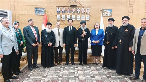 جانب من التهنئة