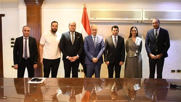 وزير الرياضة يشهد