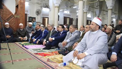 محافظ الفيوم يشهد احتفال «الأوقاف» بليلة القدر ويُكرّم حفظة القرآن الكريم