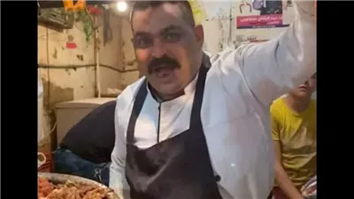 التصريح بدفن جثمان إبراهيم الطوخي أشهر بائعي السمين بالمطرية | بث مباشر 