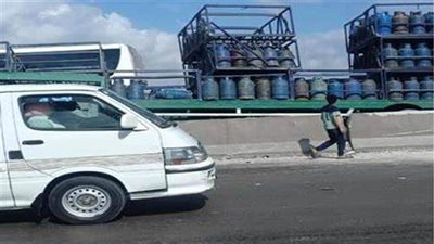 محملة بالأنابيب.. انقلاب سيارة نقل على الطريق الإقليمي بالمنوفية | بث مباشر