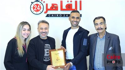 القاهرة 24 يكرم الفنان إيهاب فهمي عن نجاحه في مسلسل إش إش