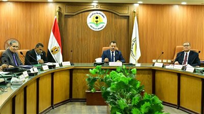 مجلس جامعة الوادي الجديد يوافق على فتح مكتب لها وترقية عدد من الأساتذة