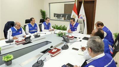 وزير الصحة يتابع تطبيق خطة التأمين الطبي لاحتفالات عيد الفطر المبارك