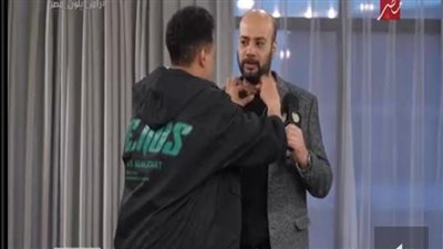 رامز جلال ساخرًا من حاتم صلاح: ده قهوجي مش شكل فنان.. كبير نجارين المسلح