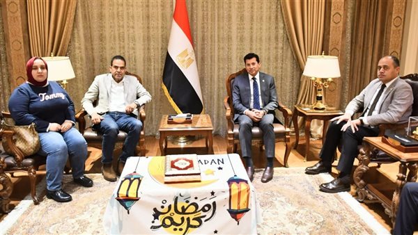 لقاء وزير الرياضة