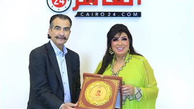 الحاجة شديدة.. القاهرة 24 يُكرم النجمة فيفي عبده بعد تألقها في مسلسل العتاولة 2