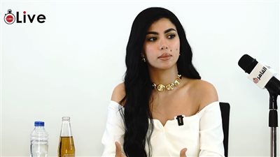 كارولين عزمي عن انتقادات ملابسها في فهد البطل: البنات الشعبي أحلى بنات ومش مبهدلين.. ومحستش إني بعدت عنهم