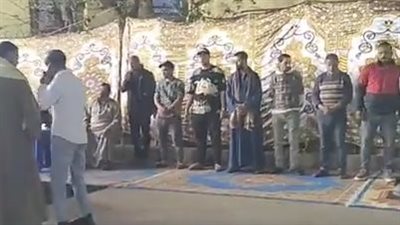 بدء عزاء إبراهيم الطوخي أشهر بائع كبدة وسمين في المطرية| بث مباشر