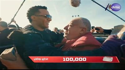 محمد رمضان يُكرم سائقي تاكسي وحنطور بالإسكندرية بجوائز تصل لـ100 ألف جنيه