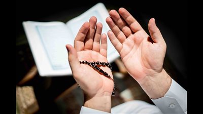 100 دعاء آخر يوم في رمضان.. يا رب تقبَّل أعمالنا