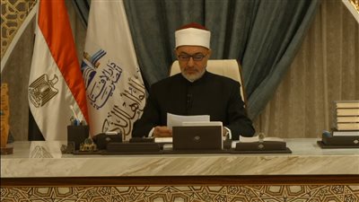 المفتي: يجوز لمن حنث في يمينه التكفير بدفع القيمة نقدًا للفقراء