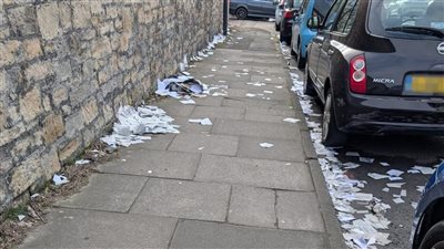 تتضمن أسرارًا عسكرية.. العثور على وثائق سرية في كيس قمامة بشوارع بريطانيا