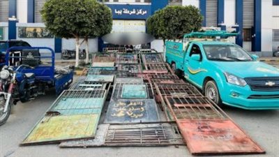 30 واقعة مماثلة.. القبض على تشكيل عصابي تخصص في سرقة أبواب المقابر ببني سويف 