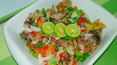 طريقة عمل الرنجة بالزيت والليمون.. كيف تتخلص من الملح الزائد؟